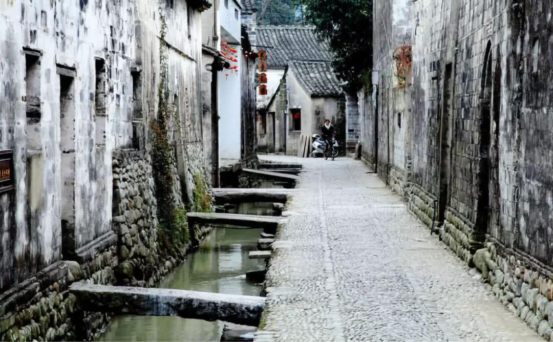 求职过程中如何面对别人的歧视？游戏画面